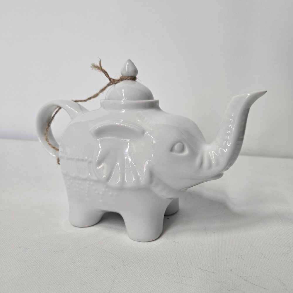 BIA Cordon Bleu Elephant Teapot‎ White Porcelain Ceramic Decor Tea Pot
